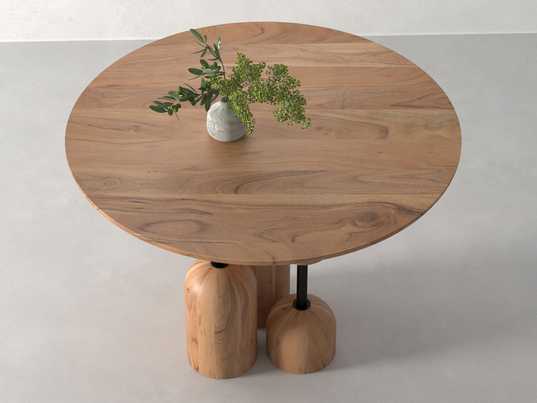 4 Seater dining table made of solid acacia wood and carbon steel