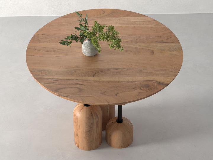 4 Seater dining table made of solid acacia wood and carbon steel