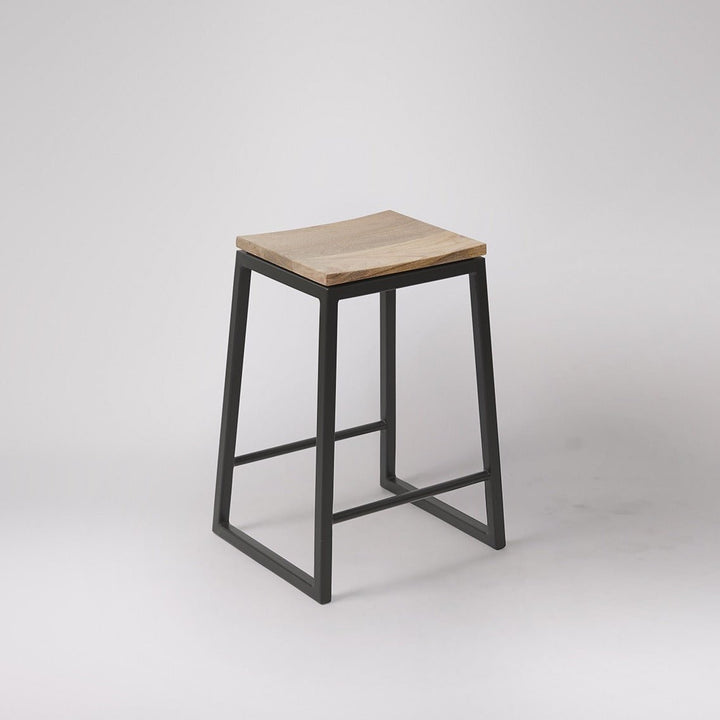 Stool made of solid mango wood and carbon steel - INMARWAR