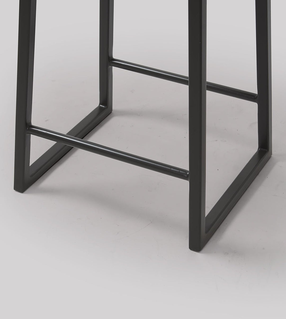 Stool made of solid mango wood and carbon steel - INMARWAR